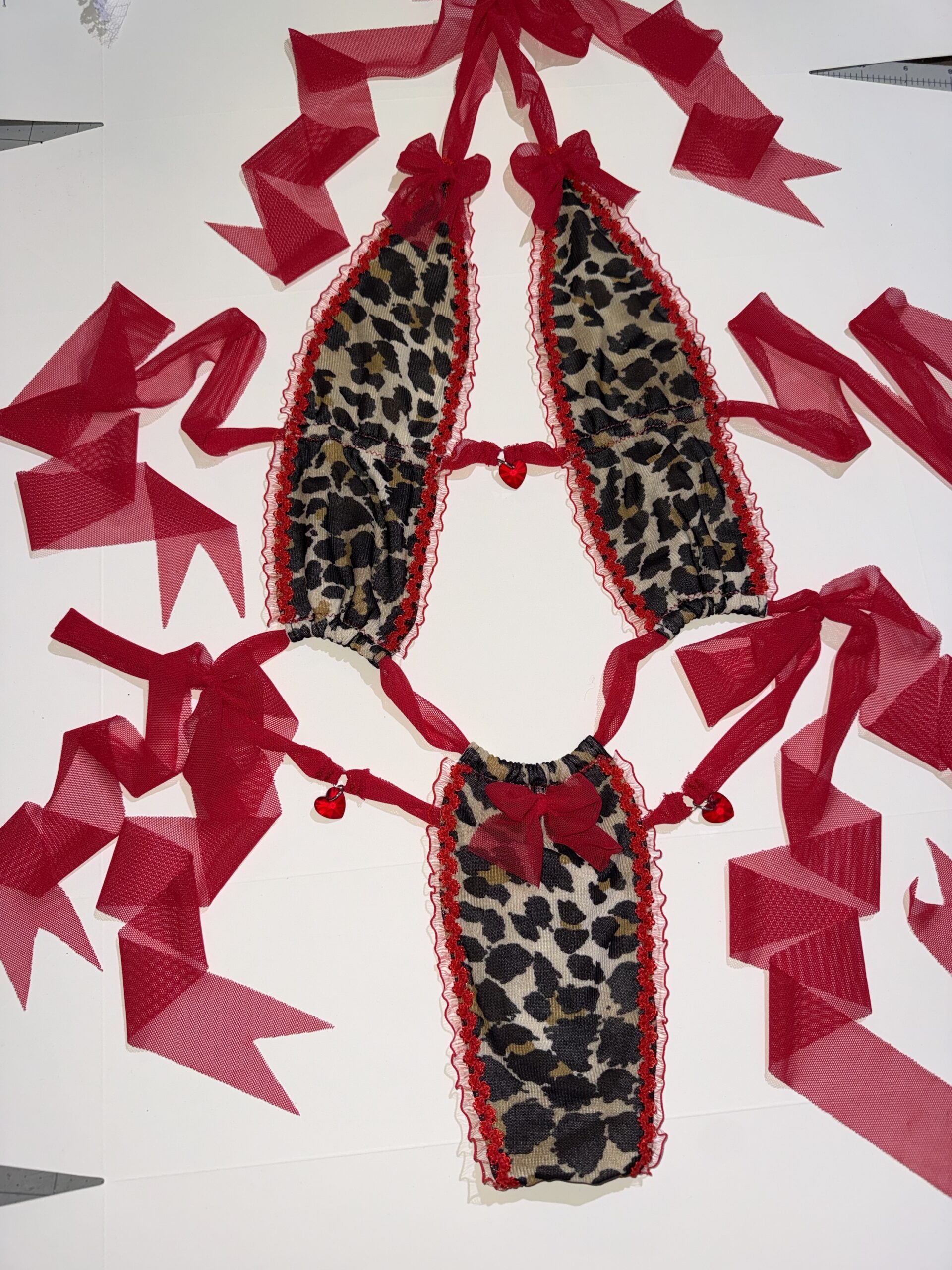 Small red/cheetah slingshot - Image 1